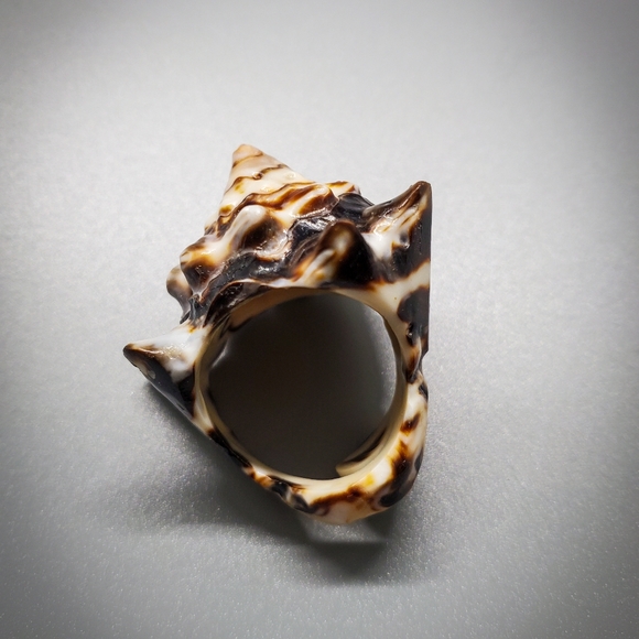 Ring - Picture 3 of 4